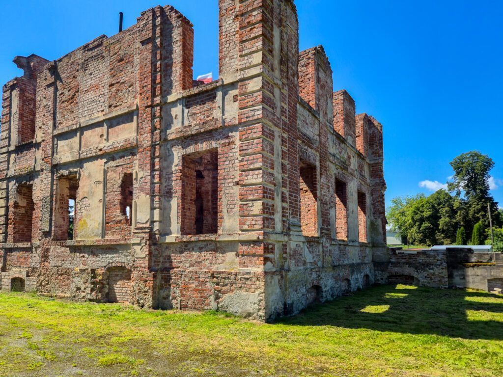 Okolice Reska, ruiny pałacu w Starogardzie