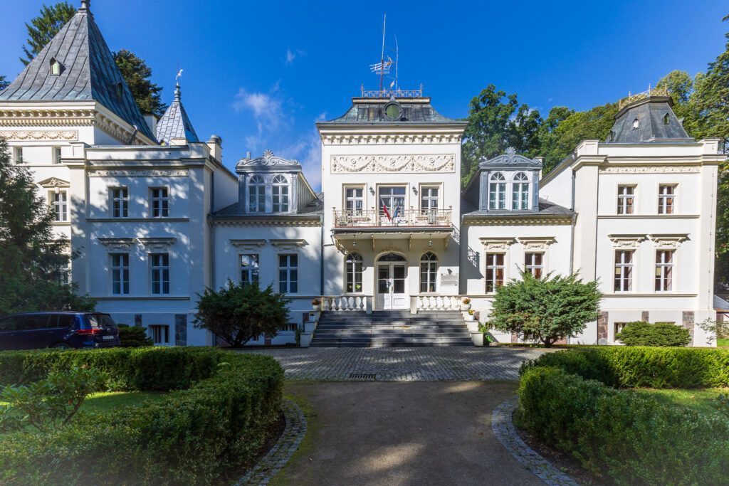 Pałac w Nosowie od frontu