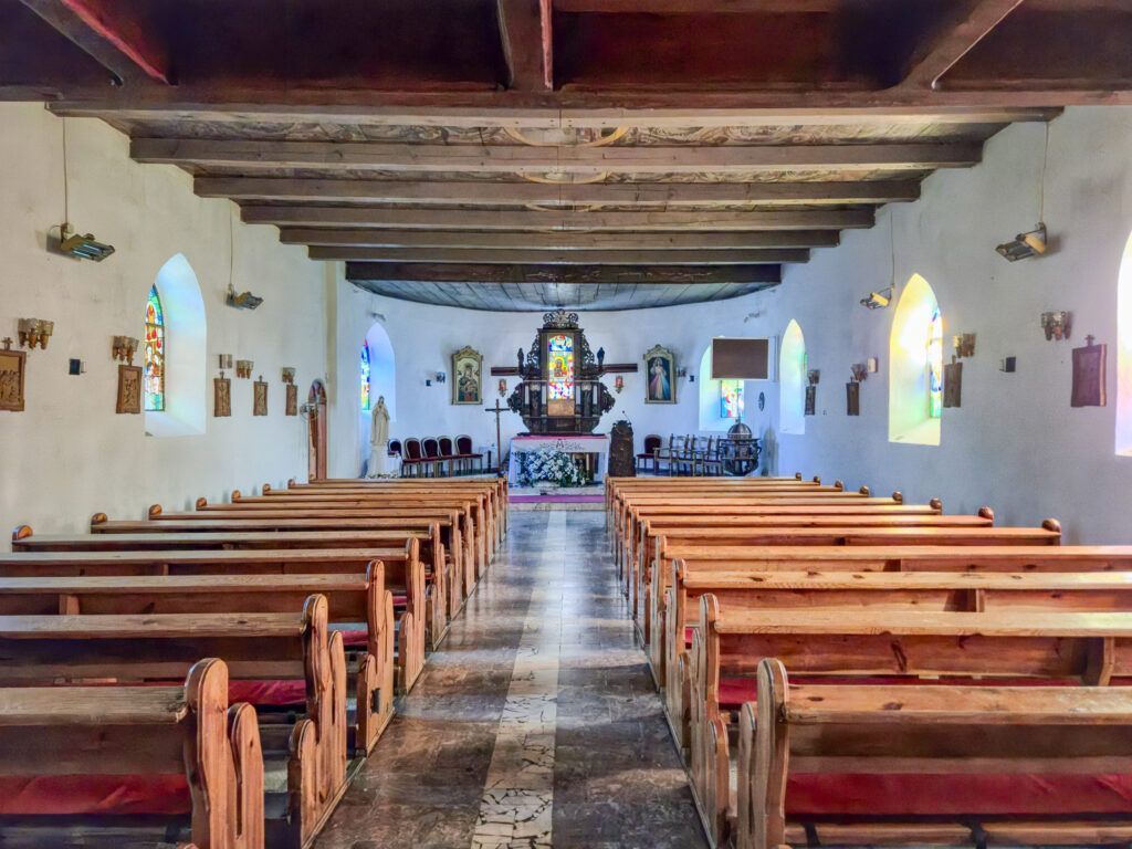 Wnętrze kościoła w Śmiechowie