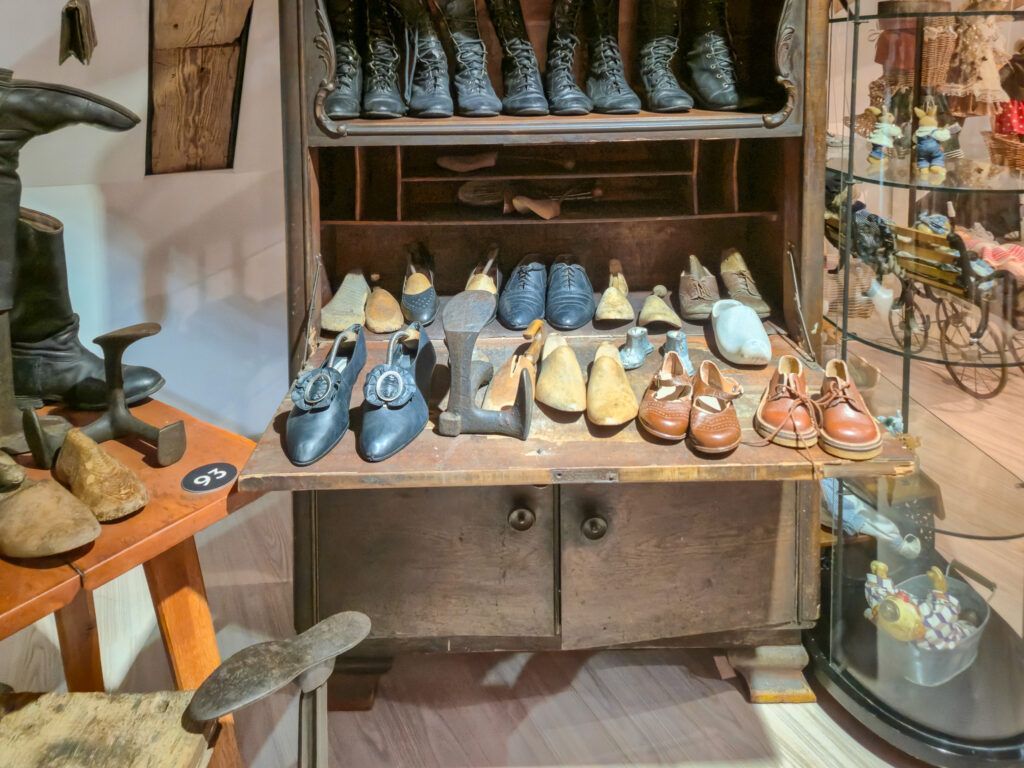 Trzebiatów, zakład szewski